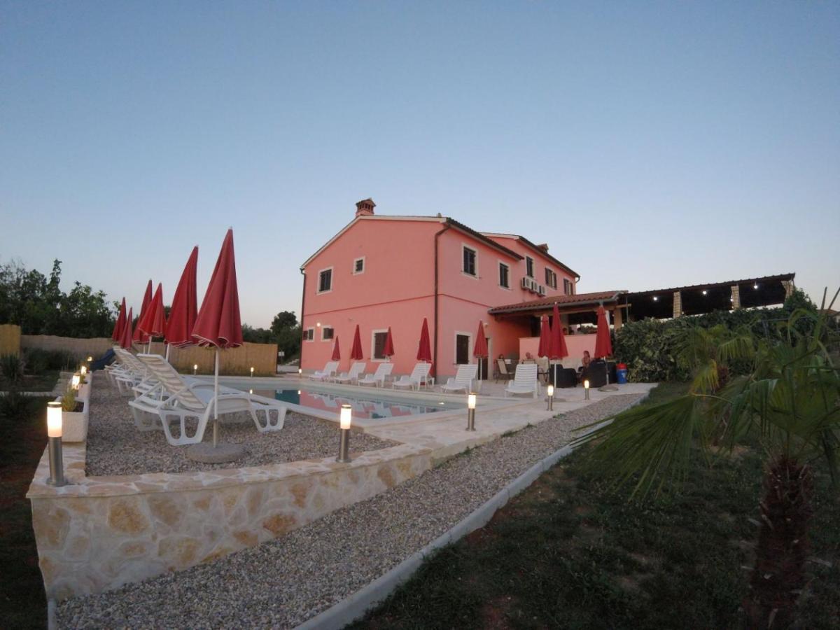 Bed And Breakfast Rogocana Labin  Esterno foto