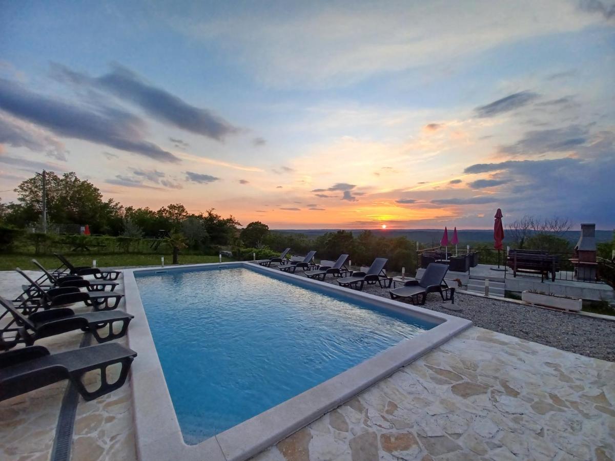 Bed And Breakfast Rogocana Labin  Esterno foto