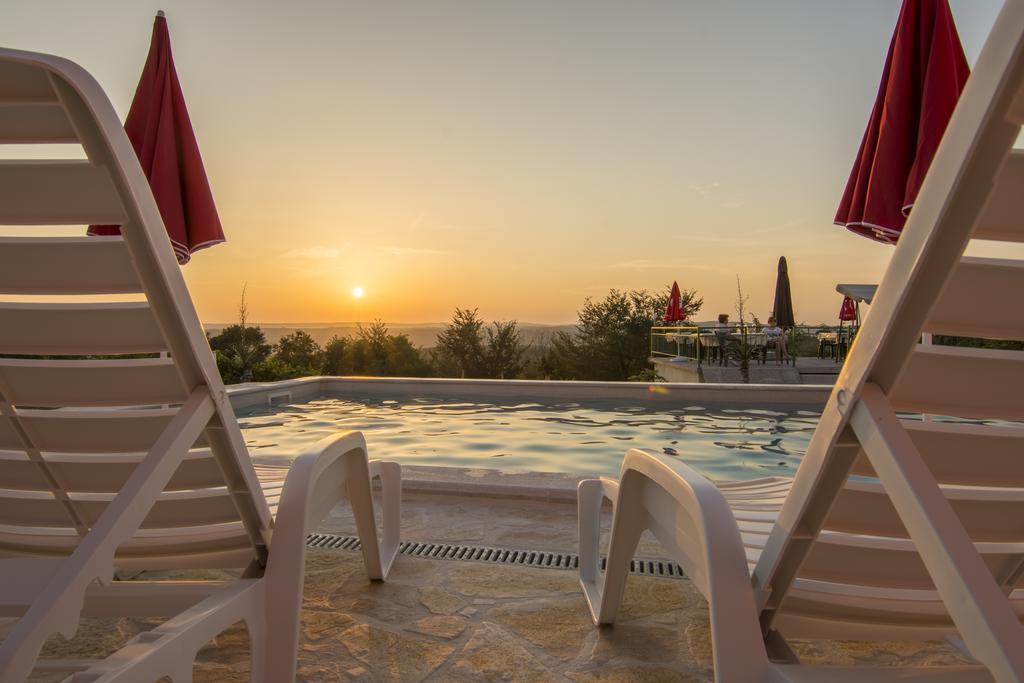 Bed And Breakfast Rogocana Labin  Esterno foto
