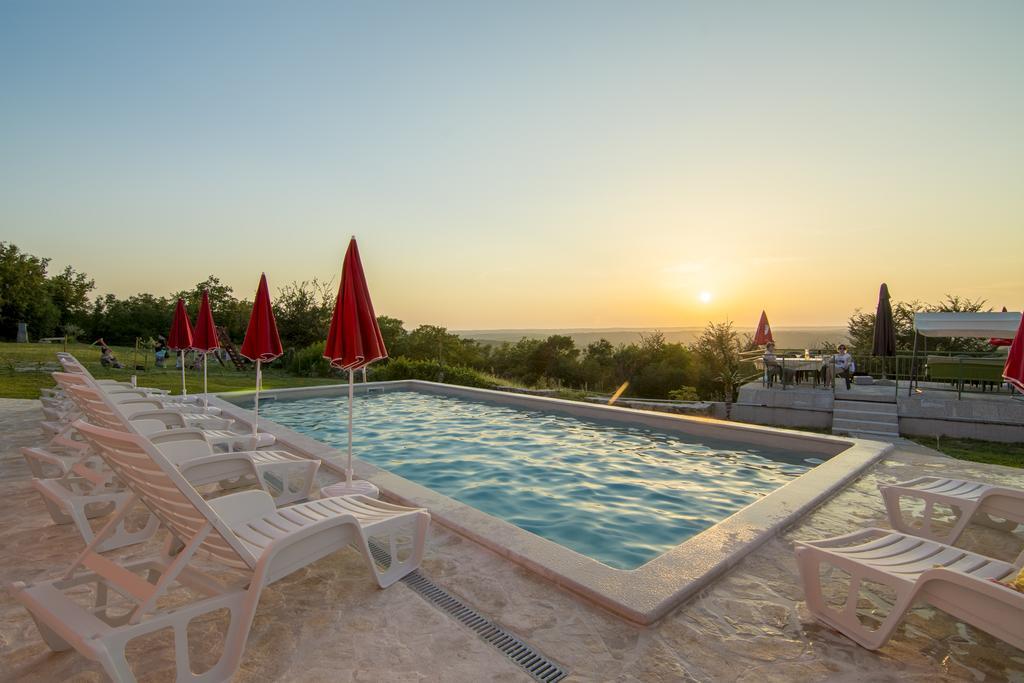 Bed And Breakfast Rogocana Labin  Esterno foto