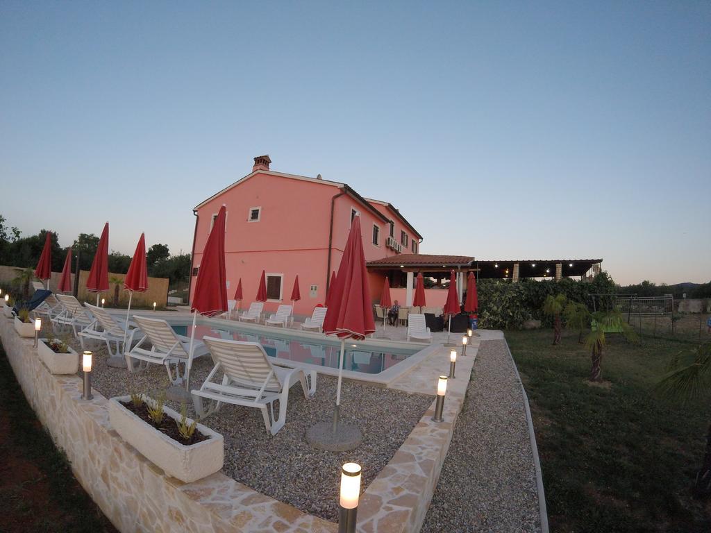 Bed And Breakfast Rogocana Labin  Esterno foto