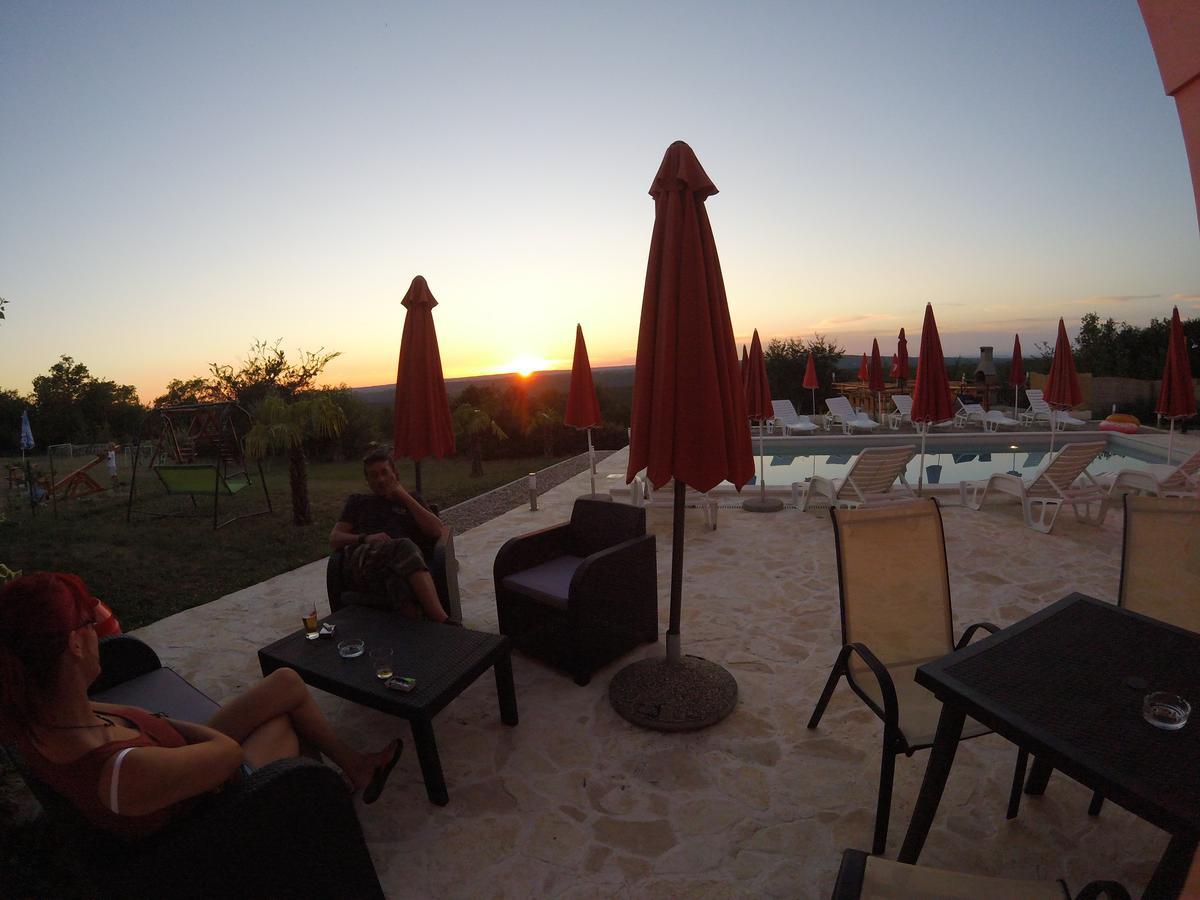 Bed And Breakfast Rogocana Labin  Esterno foto
