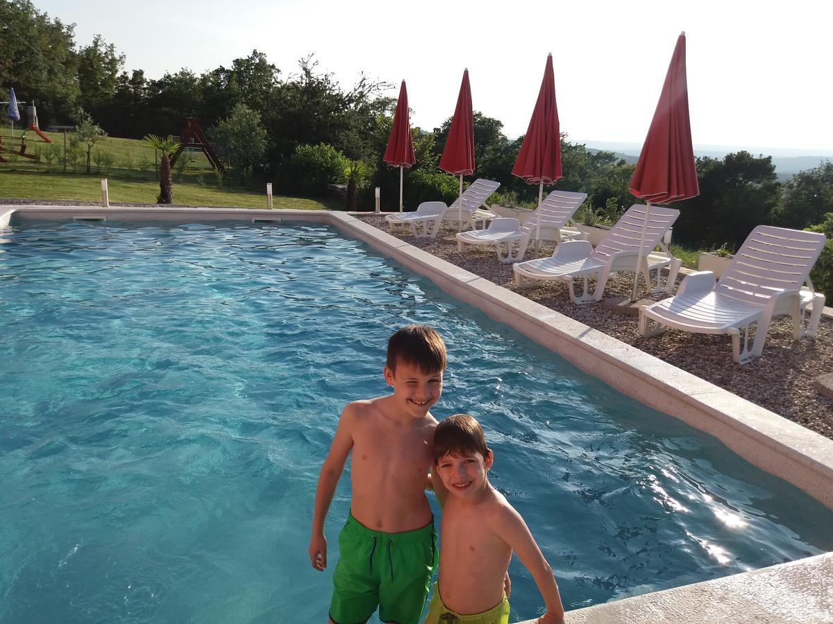 Bed And Breakfast Rogocana Labin  Esterno foto